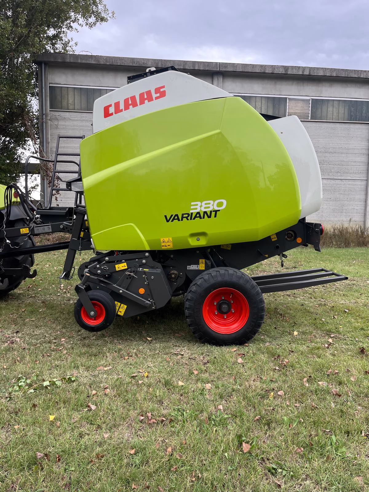 Claas Variant 380 (1)