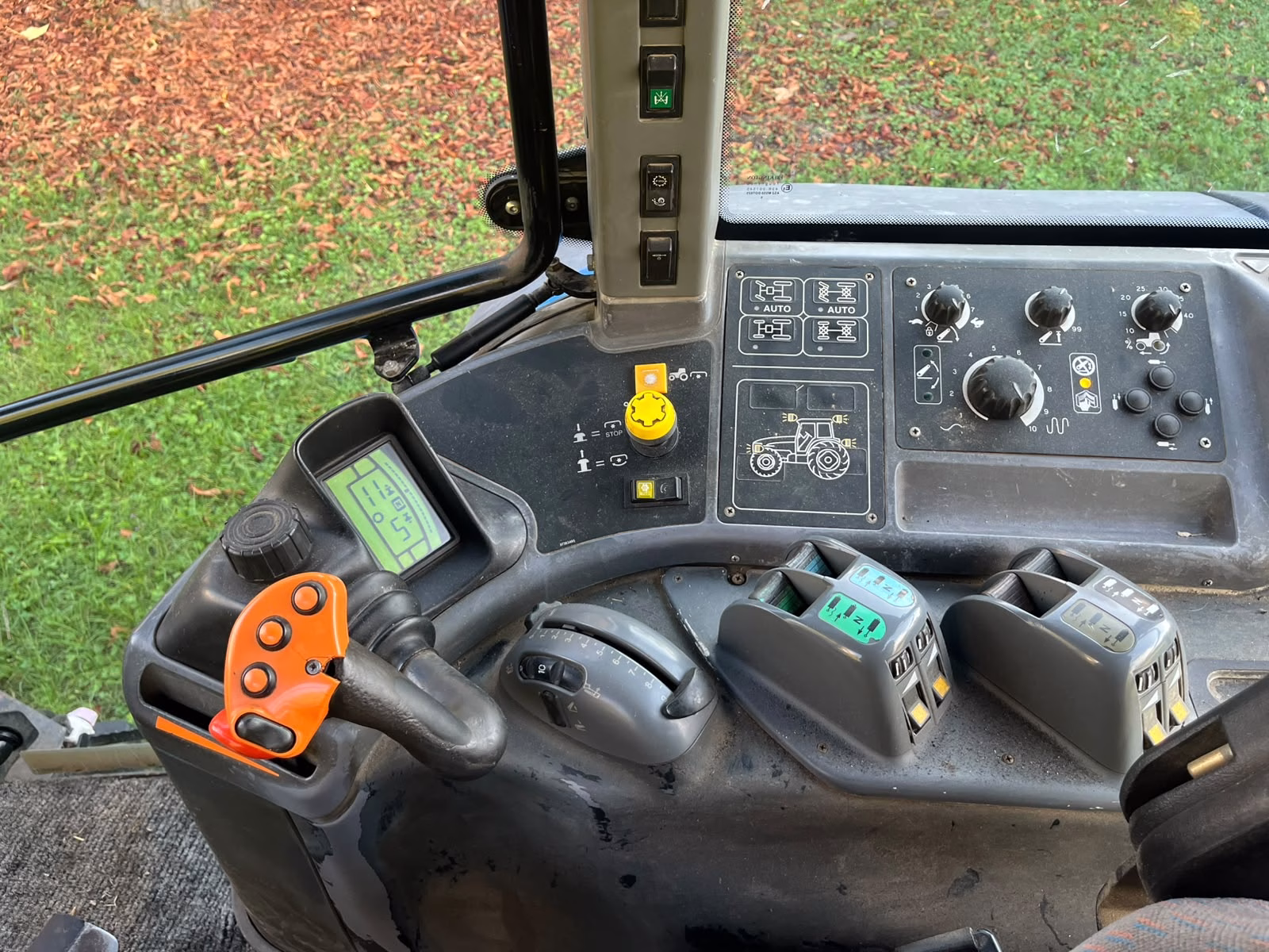 New Holland TM175 (5)